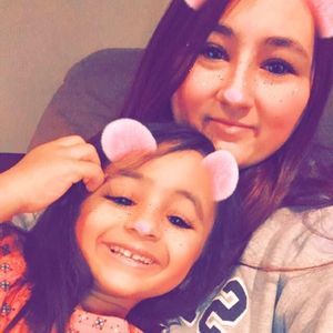 Meet your Posher, Caitlin